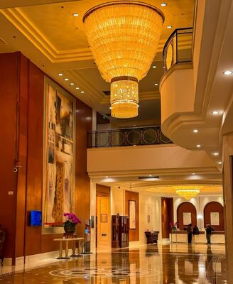 Luxury Golden Leaf Crystal Chandelier - Grand Staircase Pendant Light for 5-Star Hotel Lobby