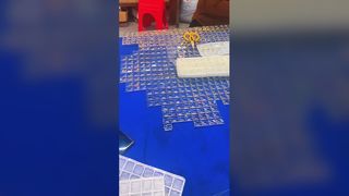 Lampu Gantung Led Kaca Seni Mode Modern yang Disesuaikan Instalasi Proyek Liontin Dekoratif Bening Amber