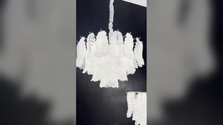 Lampu Gantung Kristal Dipasang di Langit-Langit Modern Bergaya Dan Mewah Untuk Dekorasi Rumah