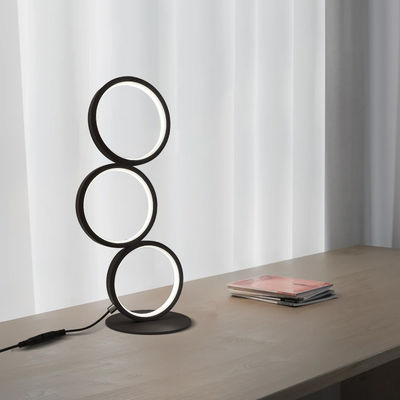 Tiga Ring Elegant Metal Desk Lamp Untuk Kamar Tidur Kamar Tidur Hotel Club Pencahayaan Modern Dimmable Aluminium Table Light