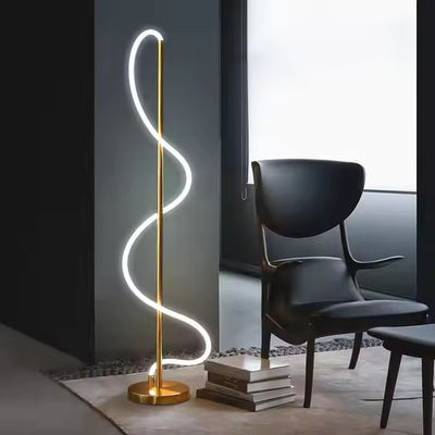 Desain Postmodern Ruang Tidur Ruang Tinggal Ruang Pameran Vertikal Studio Lampu Lantai Seni Lampu Lantai Custom