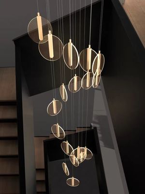 Langit-langit tinggi Villa Tangga Led Chandelier Tangga spiral Bulat Kue Akrilik Hanging Chandelier Lampu rumah tangga modern