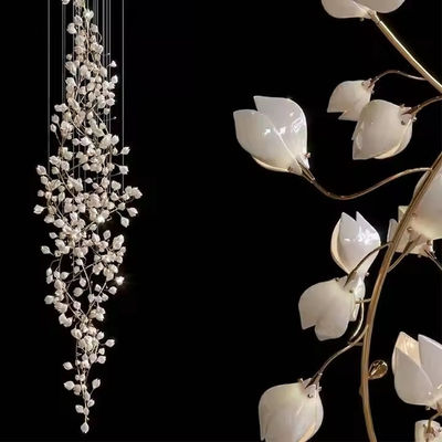 Modern Putih Magnolia Daun Keramik Pohon Cabang LED Lampu Pendant Proyek Lampu Pendant Untuk Ruang Tamu Hotel Lobby Tangga
