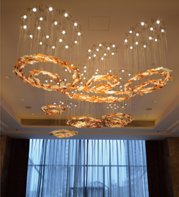 Non-standar Customized Glass Ikan Kecil Hotel Lobby Pencahayaan Departemen Penjualan Meja Pasir Chandelier