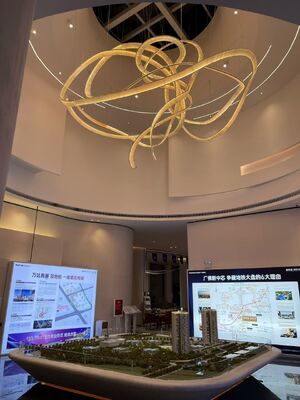 Custom Art Crystal Ribbon Chandelier untuk Banquet Halls Clubhouse Hotel Lobby Departemen Penjualan Proyek Non-Standar