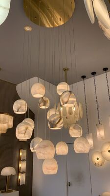Lampu Gantung Liontin Oval Horizontal Batu Alabaster Restoran Tangga Seni Kreatif Linear LED Marmer Globe Cluster Chandelier